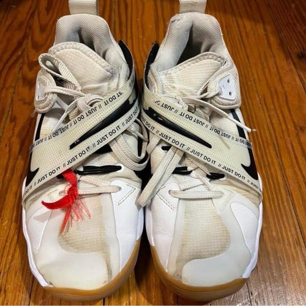 Nike Women’s Volleyball Shoe